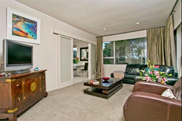 Photo of property in 7 Erica Road, Sunnynook, Auckland, 0620