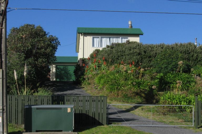 Photo of property in 2 William Street, Waikanae Beach, Waikanae, 5036