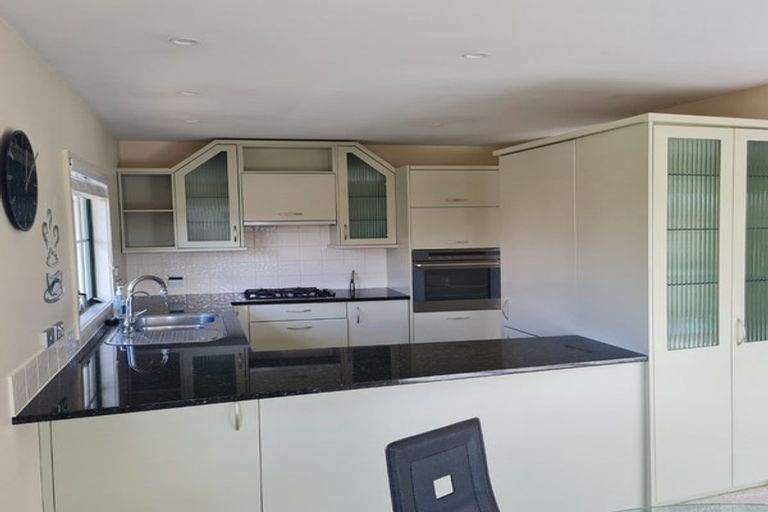 Photo of property in 24 Parkwood Crescent, Gulf Harbour, Whangaparaoa, 0930