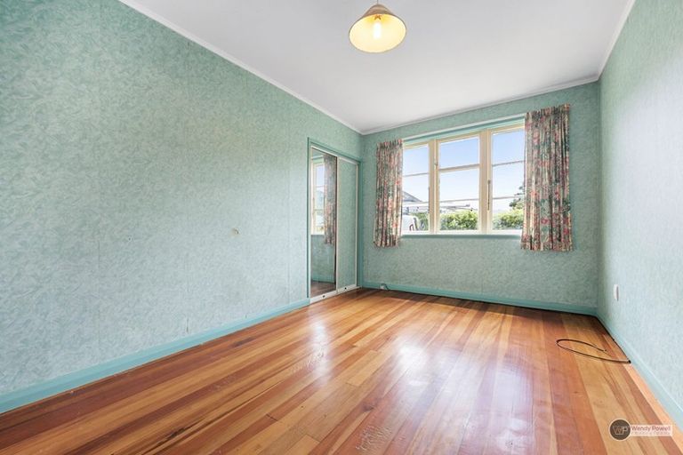 Photo of property in 10 Clement Grove, Taita, Lower Hutt, 5011