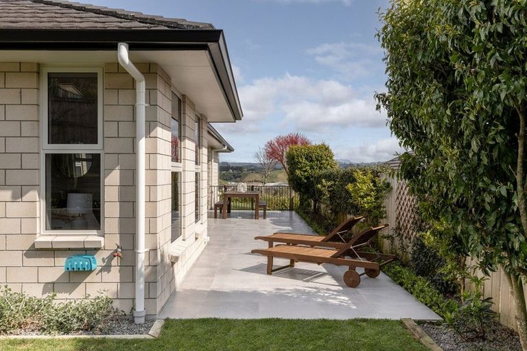 Photo of property in 30 Broadwater Close, Pyes Pa, Tauranga, 3112