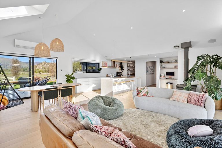 Photo of property in Luggate Park, 32 Cooper Crescent, Luggate, Wanaka, 9383