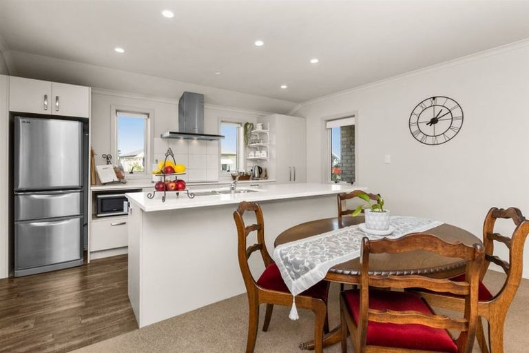 Photo of property in 5 Gregory Grove, Clive, 4102