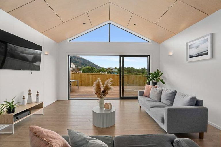 Photo of property in 422b Domain Road, Lake Hawea, 9382