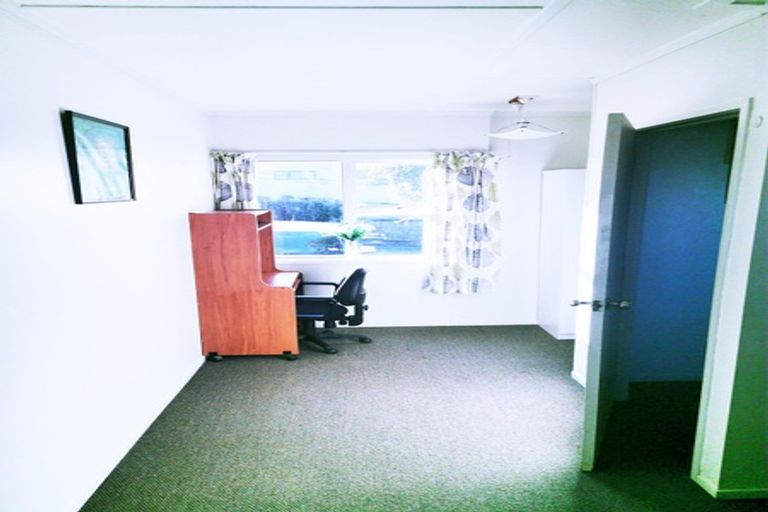 Photo of property in 39a Forrest Hill Road, Milford, Auckland, 0620