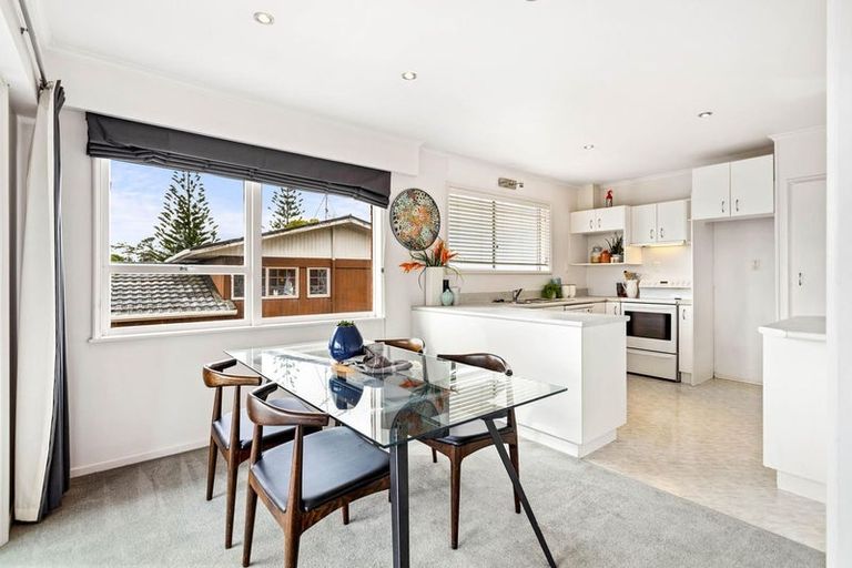 Photo of property in 11 Jenelin Road, Glendene, Auckland, 0602