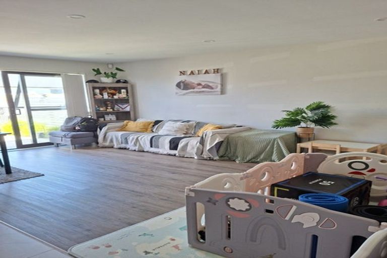 Photo of property in 20 Rorotu Avenue, Karaka, Papakura, 2113