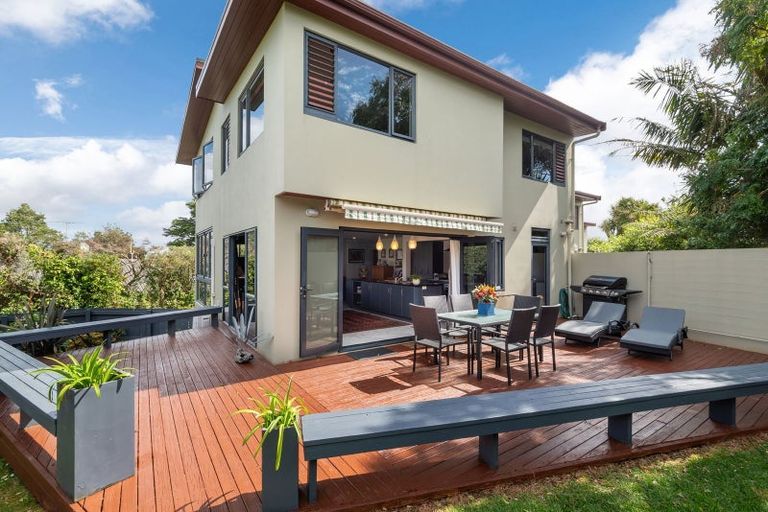 Photo of property in 3/71 Pupuke Road, Northcote, Auckland, 0627