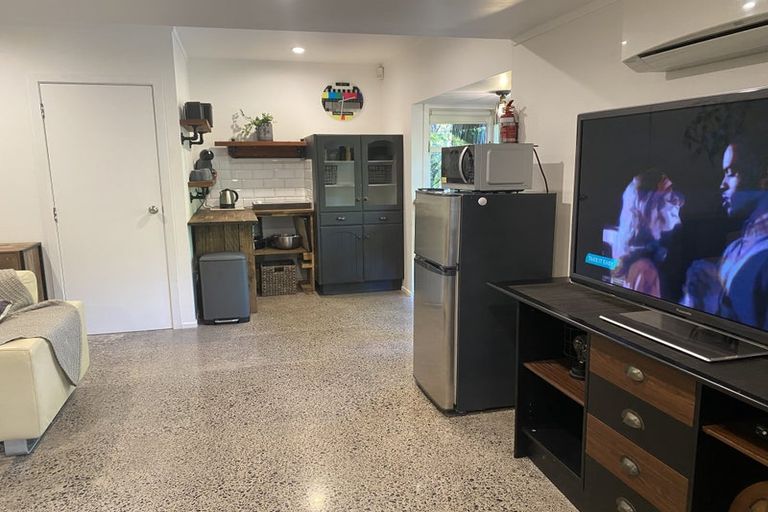 Photo of property in 55a Tui Glen Road, Birkenhead, Auckland, 0626