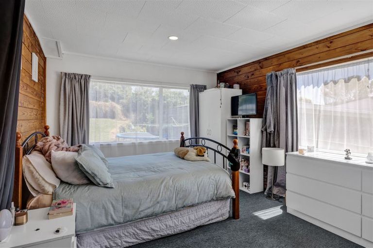 Photo of property in 15 Camellia Avenue, Bell Block, New Plymouth, 4312