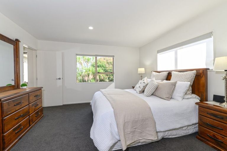 Photo of property in 57b Rangeview Road, Sunnyvale, Auckland, 0612