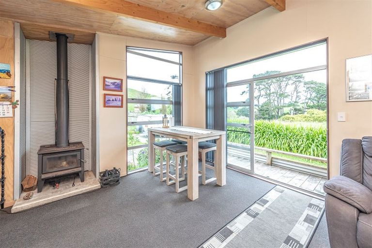 Photo of property in 97 Mowhanau Drive, Kai Iwi, Whanganui, 4574