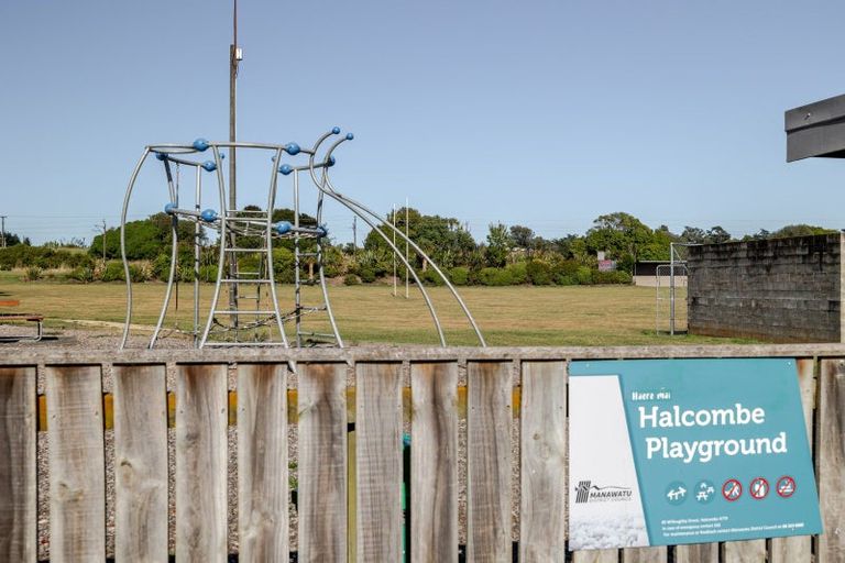 Photo of property in 11 Mount Biggs Road, Halcombe, 4779