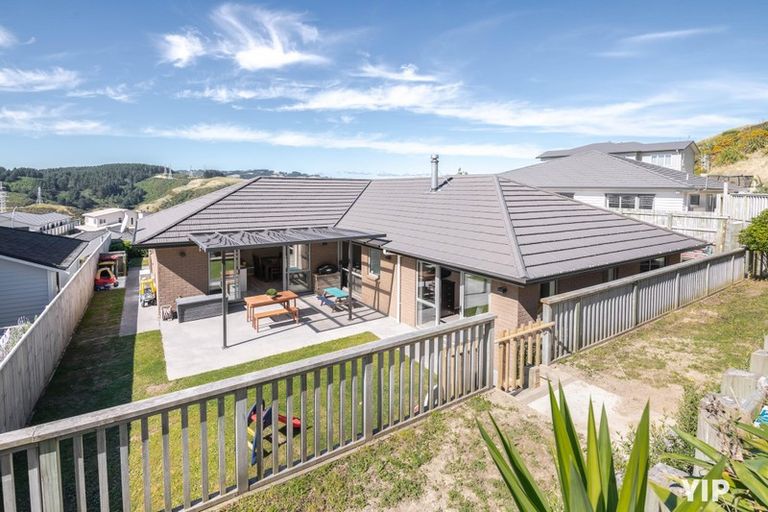 Photo of property in 21 Bickerton Rise, Churton Park, Wellington, 6037