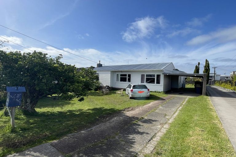 Photo of property in 11 Heath Avenue, Northcote, Auckland, 0627
