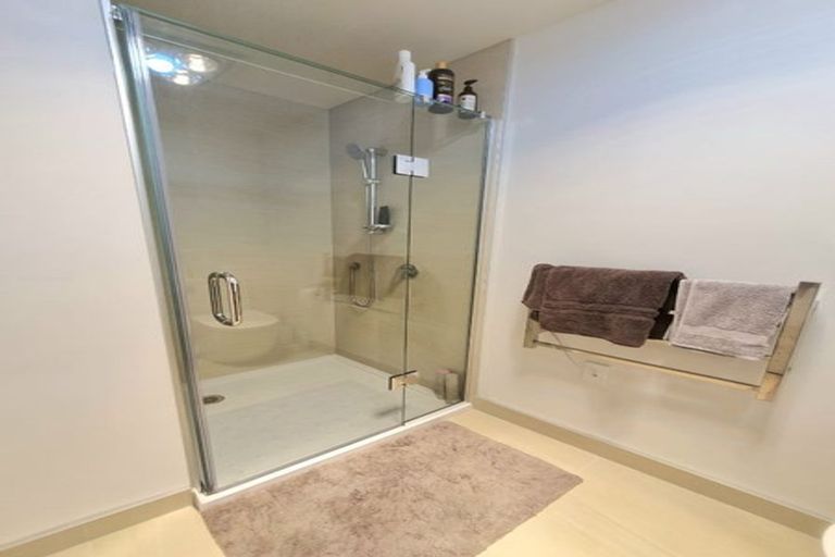 Photo of property in 3/25 Vodanovich Road, Te Atatu South, Auckland, 0610