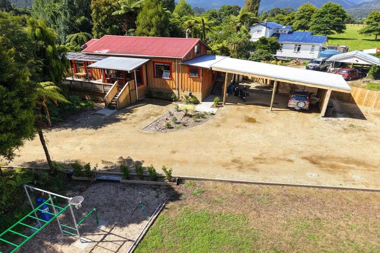 Photo of property in 240 Arapito Road, Karamea, 7893