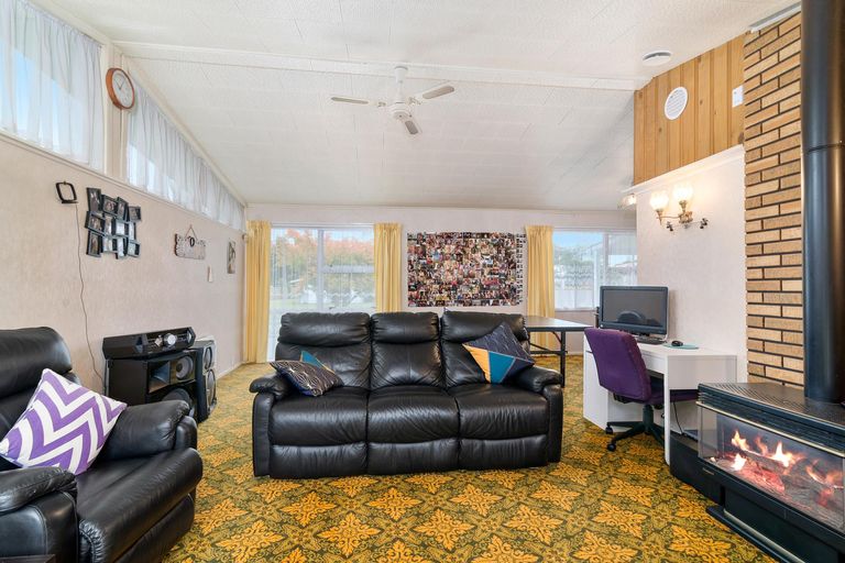 Photo of property in 7 Darroch Street, Fairy Springs, Rotorua, 3015