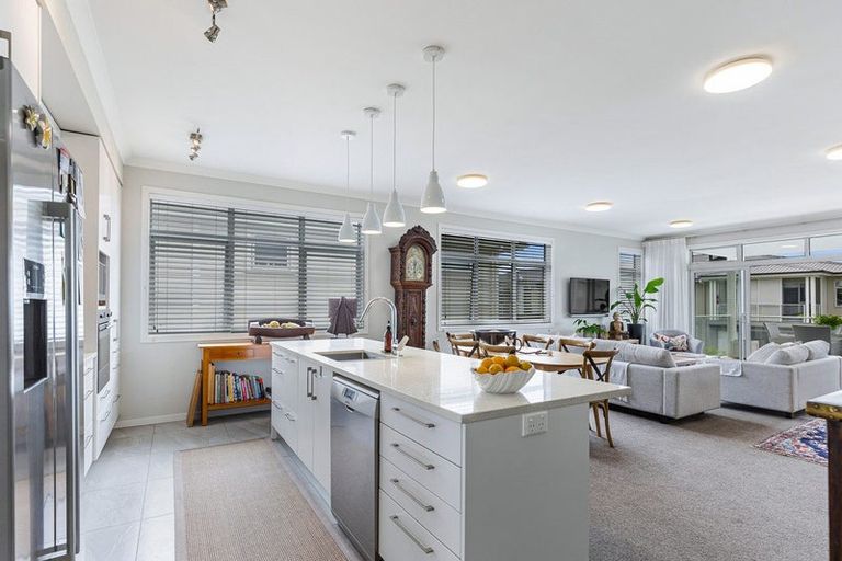 Photo of property in 52 Landmark Terrace, Orewa, 0931