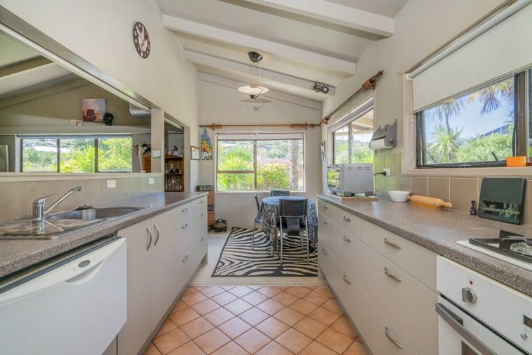 Photo of property in 10 Centennial Drive, Whitianga, 3510