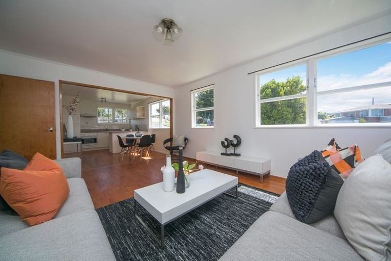 Photo of property in 82 Boundary Road, Blockhouse Bay, Auckland, 0600