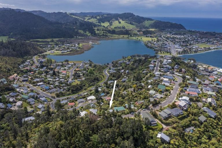 Photo of property in 27 Tairua Heights, Tairua, 3508