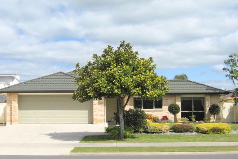 Photo of property in 82 Gravatt Road, Papamoa Beach, Papamoa, 3118