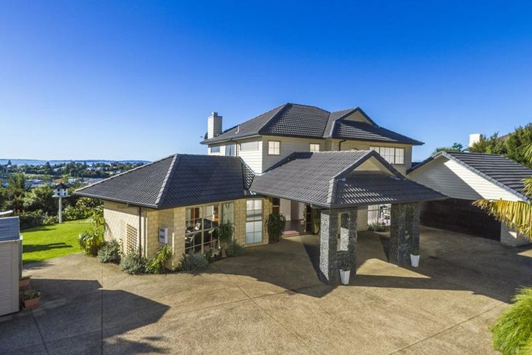 Photo of property in 121 Wade River Road, Stanmore Bay, Whangaparaoa, 0932