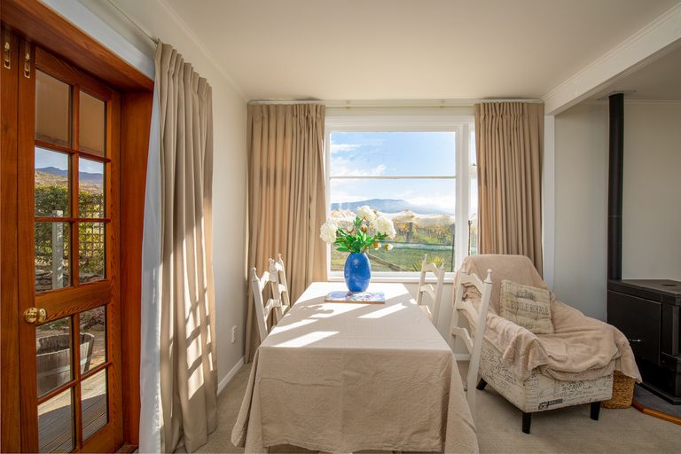 Photo of property in 180 Hall Road, Bannockburn, Cromwell, 9384