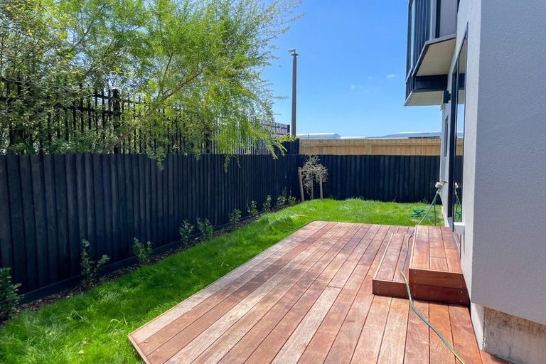 Photo of property in 16 Kipax Place, Riccarton, Christchurch, 8011