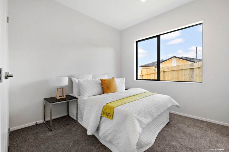 Photo of property in 1 Creswell Lane, Papakura, 2110