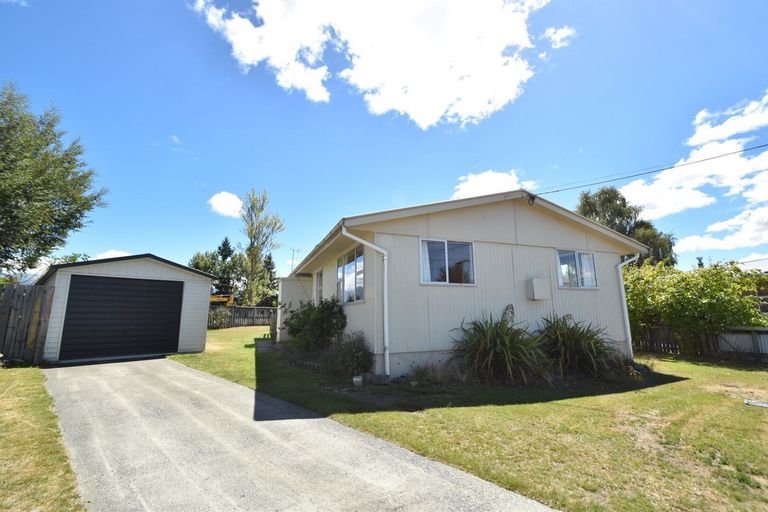 Photo of property in 20 Omahau Crescent, Twizel, 7901