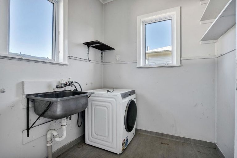 Photo of property in 28 Cornwall Street, Eltham, 4322