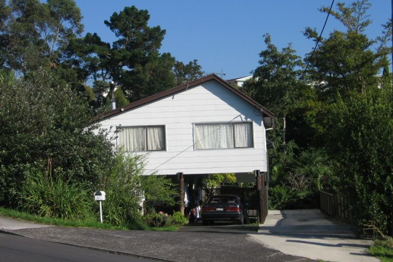 Photo of property in 2/8 Hogans Road, Glenfield, Auckland, 0629