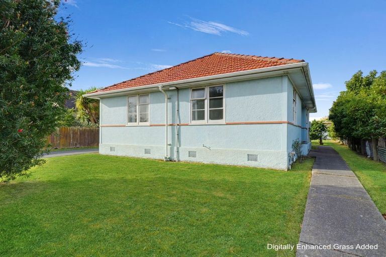 Photo of property in 3 Tyndall Street, Palmerston North, 4414