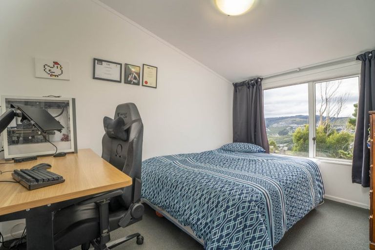 Photo of property in 19 Hollydale Grove, Churton Park, Wellington, 6037