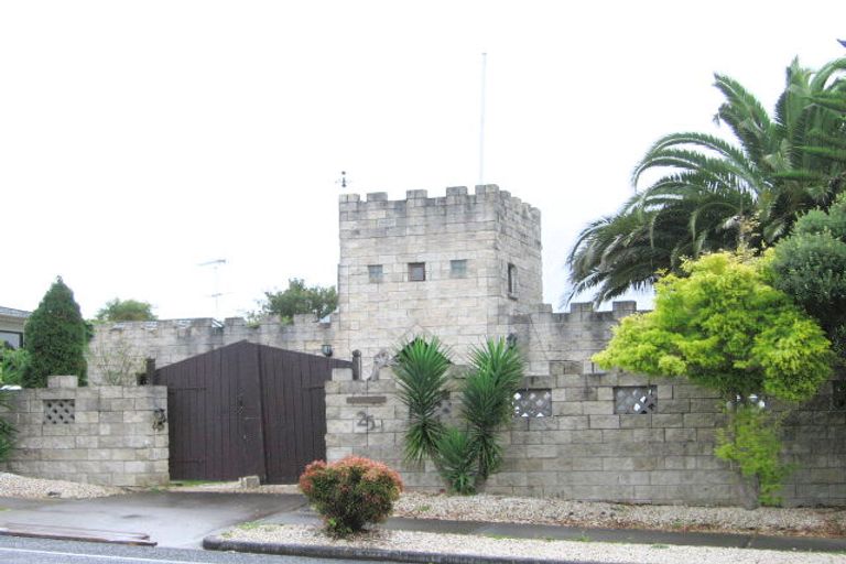 Photo of property in 25 Prince Regent Drive, Half Moon Bay, Auckland, 2012