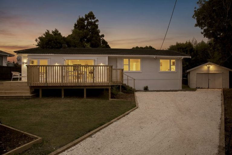 Photo of property in 54 St Leonards Road, Kelston, Auckland, 0602