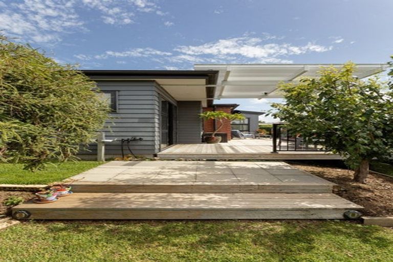 Photo of property in 132c Margaret Drive, Omokoroa, 3114