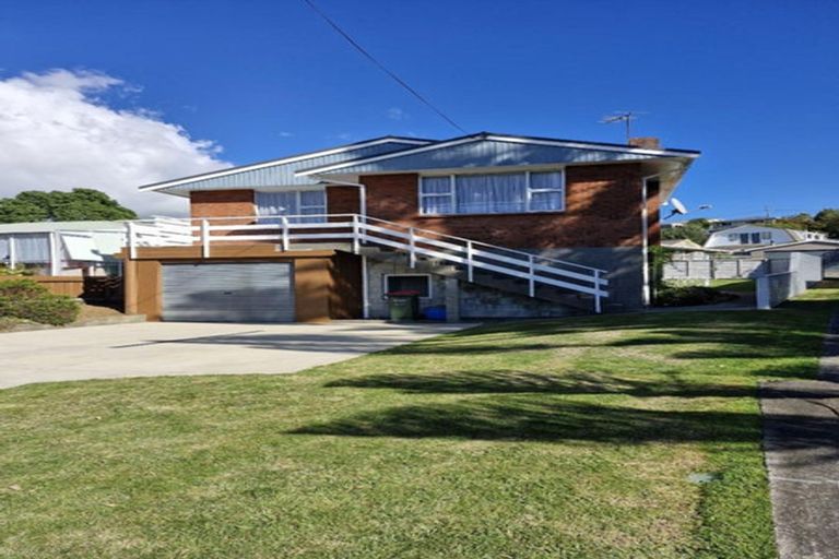 Photo of property in 20 Alberta Road, Glen Avon, New Plymouth, 4312