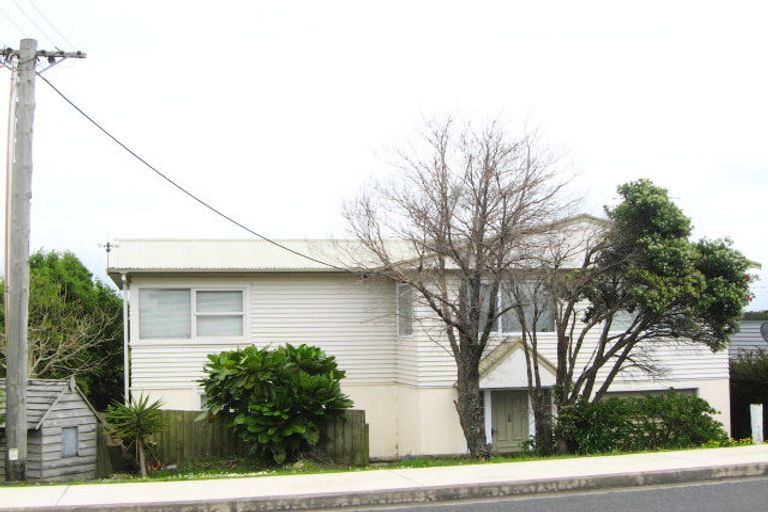 Photo of property in 41 Shakespear Road, Army Bay, Whangaparaoa, 0930