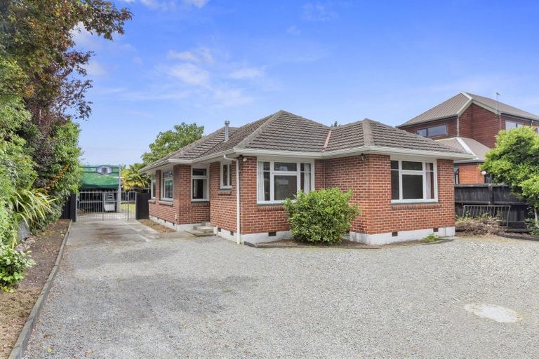 Photo of property in 180 Main North Road, Redwood, Christchurch, 8051