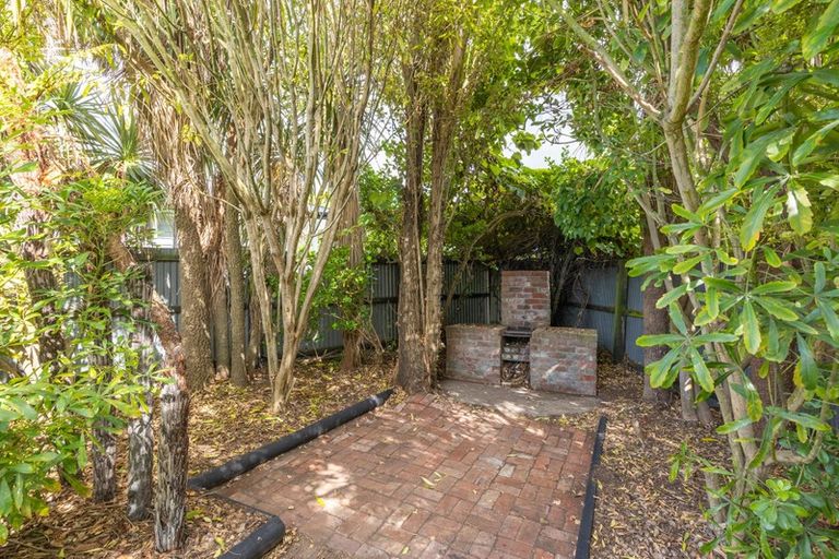 Photo of property in 262 Estuary Road, South New Brighton, Christchurch, 8062