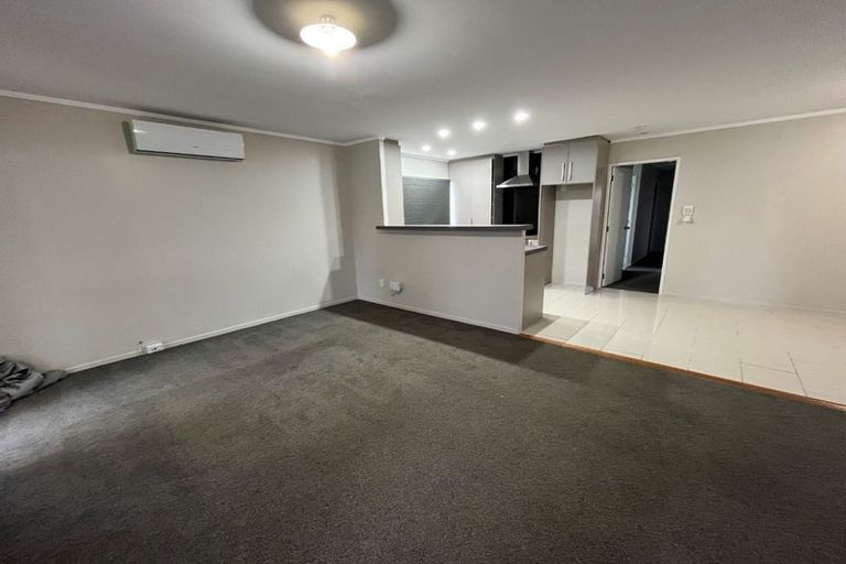 Photo of property in 17 Seaward Place, Wattle Downs, Auckland, 2103
