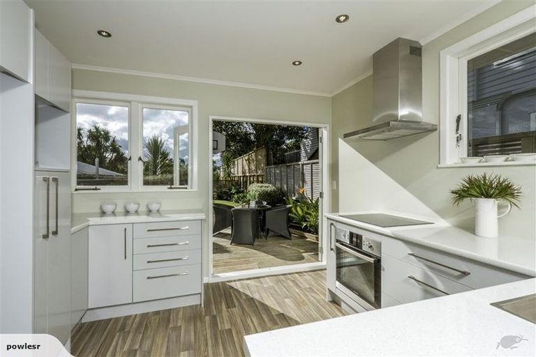 Photo of property in 1/15 Beulah Avenue, Rothesay Bay, Auckland, 0630