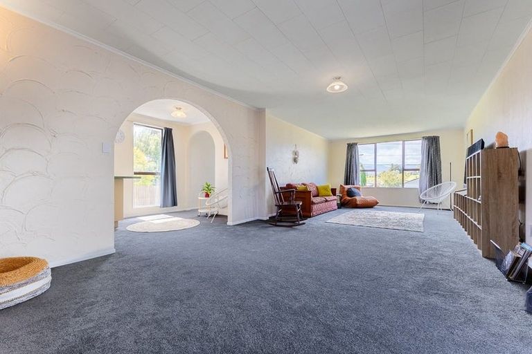 Photo of property in 11 Atua Street, Waikanae Beach, Waikanae, 5036