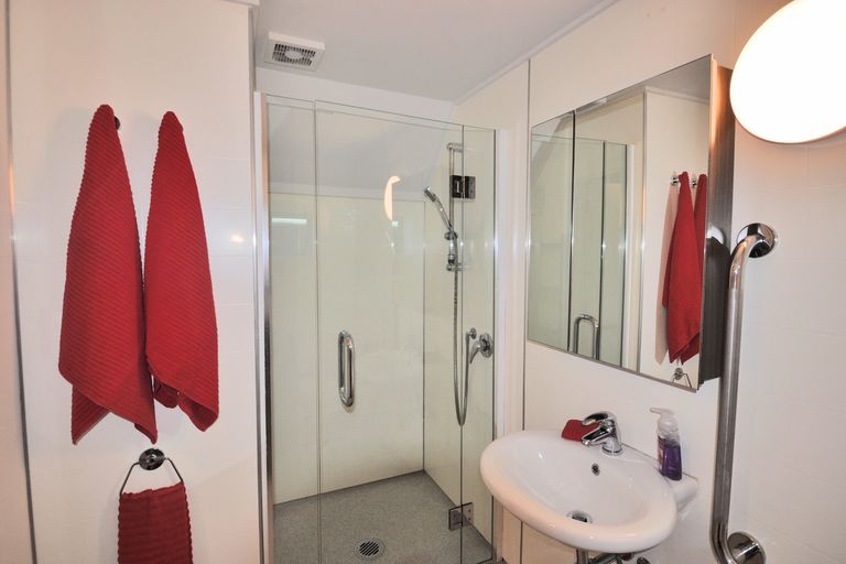 Photo of property in 19 Cumberland Street, Leigh, 0985