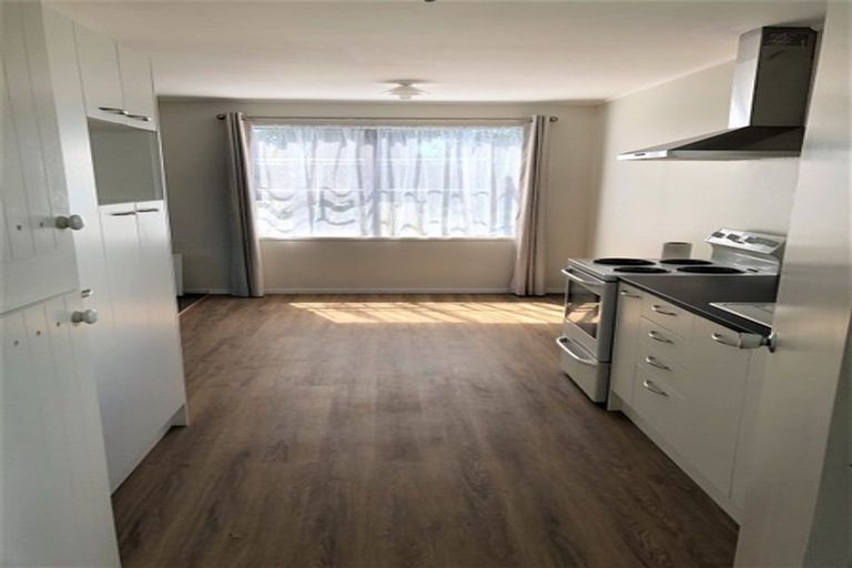 Photo of property in 2/10 Taitimu Drive, Weymouth, Auckland, 2103