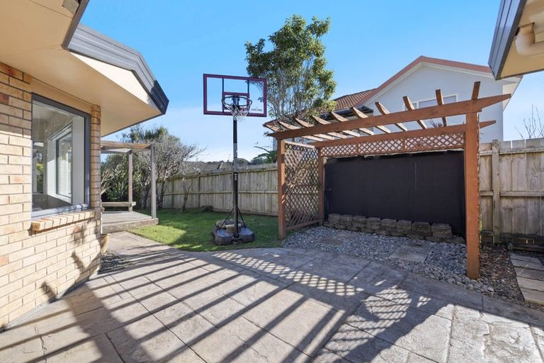 Photo of property in 18 Brittany Drive, Henderson, Auckland, 0612