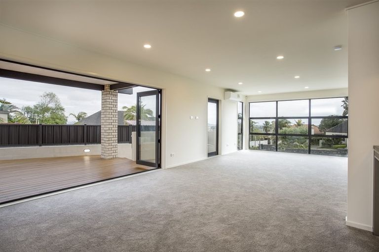 Photo of property in 9 Eynsham Court, Dannemora, Auckland, 2016